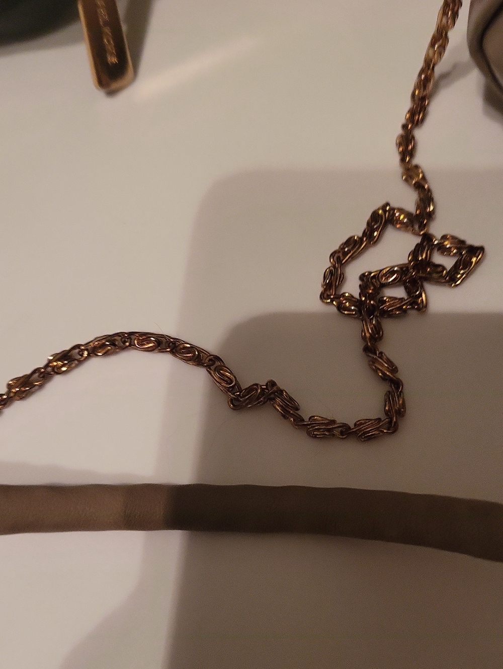 Elegant Taupe Crossbody Bag with Gold Chain By Formell By Paris. - Picture 13 of 14